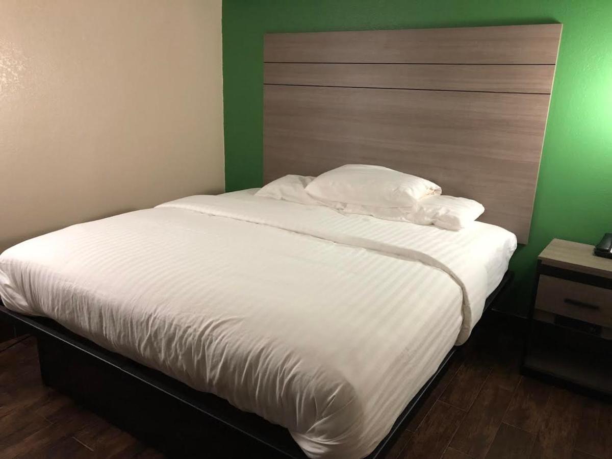 Travelers Inn And Suites Wharton Dış mekan fotoğraf