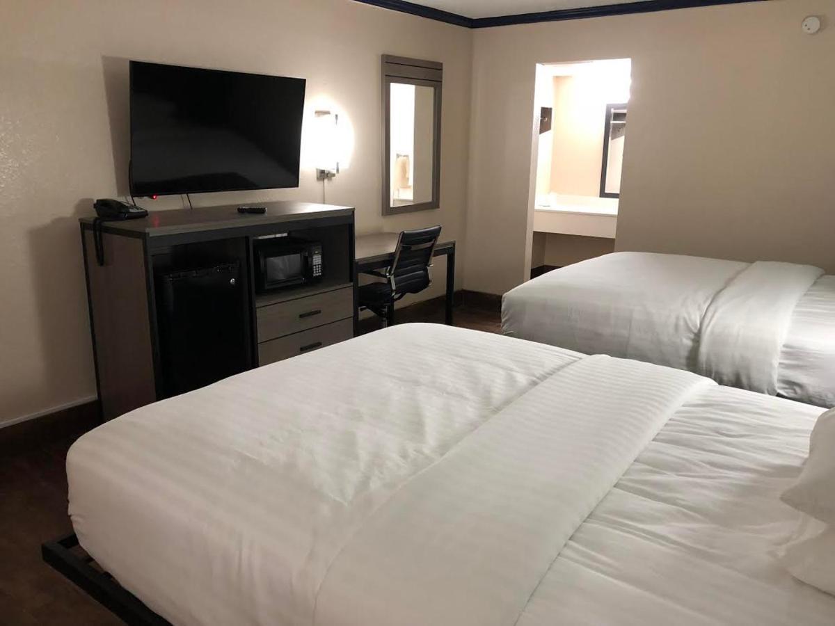 Travelers Inn And Suites Wharton Dış mekan fotoğraf