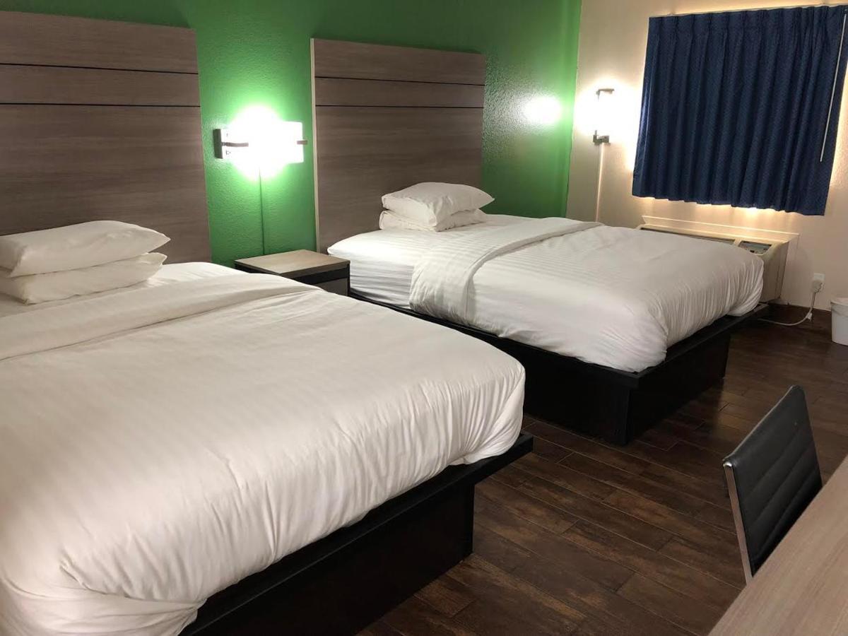 Travelers Inn And Suites Wharton Dış mekan fotoğraf